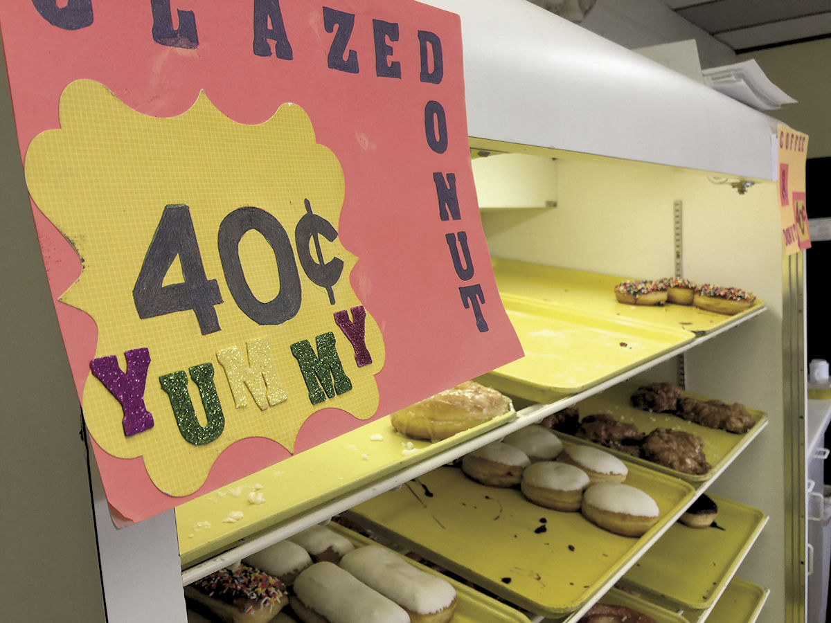 P213NWdonutShop40years2.jpg